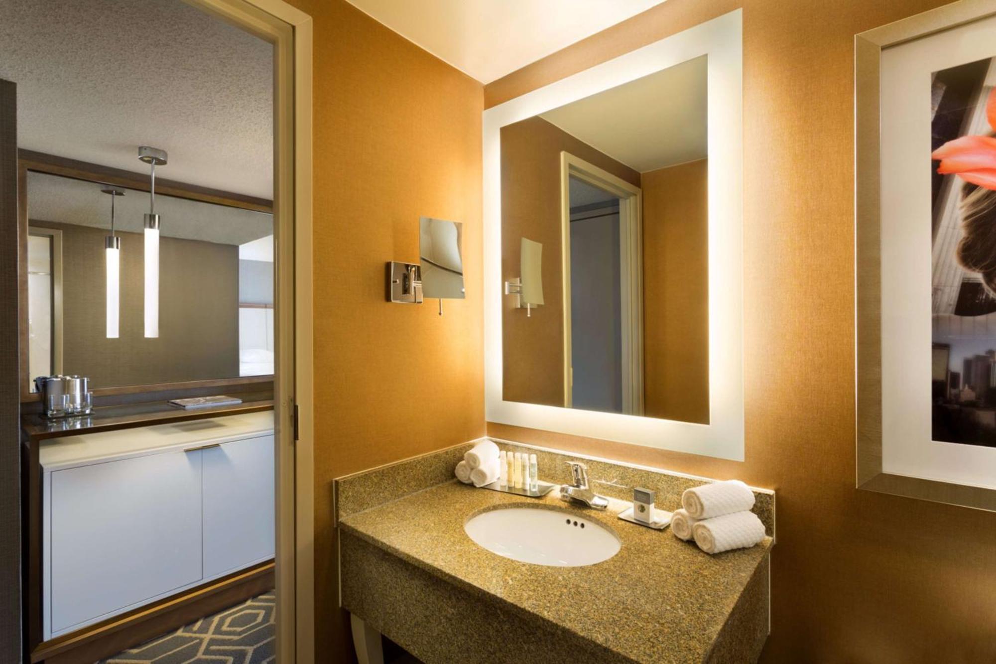 Doubletree By Hilton Hotel Dallas Campbell Centre Esterno foto